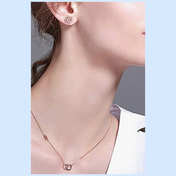 Stunning CC 18K Rose Gold Plated Earrings - Picture 5 of 7